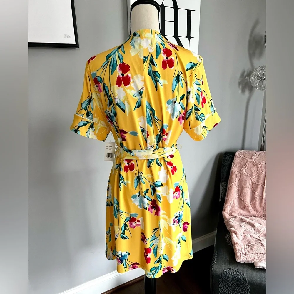 Alexia Admor Floral Wrap Dress - Picture 6 of 11